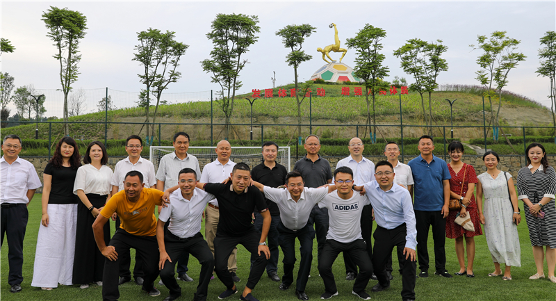 西昌市委副書記曾懷陽一行到川威調(diào)研(圖3) 西昌市委副書記曾懷陽一行到川威調(diào)研(圖3)