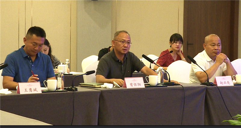 西昌市委副書記曾懷陽一行到川威調(diào)研(圖6) 西昌市委副書記曾懷陽一行到川威調(diào)研(圖6)