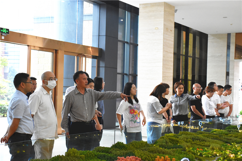 省發(fā)改委縣域經(jīng)濟(jì)處到川威調(diào)研(圖1) 省發(fā)改委縣域經(jīng)濟(jì)處到川威調(diào)研(圖1)