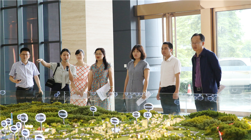 省人社廳調(diào)解仲裁工作調(diào)研組洪珂一行來川威連界基地考察調(diào)研(圖1) 省人社廳調(diào)解仲裁工作調(diào)研組洪珂一行來川威連界基地考察調(diào)研(圖1)