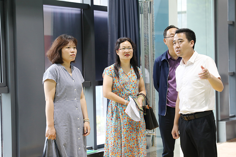 省人社廳調(diào)解仲裁工作調(diào)研組洪珂一行來川威連界基地考察調(diào)研(圖2) 省人社廳調(diào)解仲裁工作調(diào)研組洪珂一行來川威連界基地考察調(diào)研(圖2)