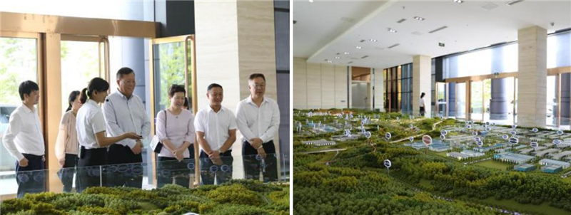 康寧大中華區(qū)總裁兼總經(jīng)理李放一行來川威參觀考察(圖1) 康寧大中華區(qū)總裁兼總經(jīng)理李放一行來川威參觀考察(圖1)