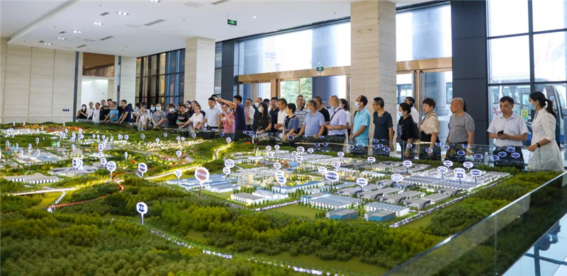 內(nèi)江市總工會組織直屬企業(yè)主席來川威參觀學(xué)習(xí)(圖1) 內(nèi)江市總工會組織直屬企業(yè)主席來川威參觀學(xué)習(xí)(圖1)