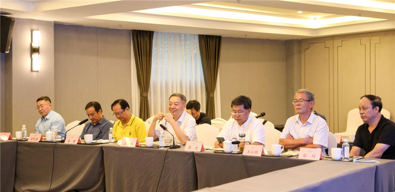 四川省委省政府決策咨詢委員會(huì)到川威集團(tuán)交流調(diào)研(圖4) 四川省委省政府決策咨詢委員會(huì)到川威集團(tuán)交流調(diào)研(圖4)